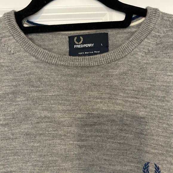 Men’s Fred Perry long sleeve - Picture 2 of 2